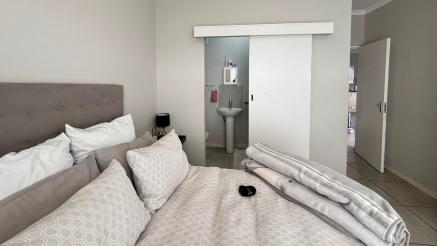 2 Bedroom Property for Sale in Parklands Western Cape